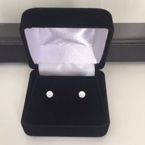 Stud earring Swarovski